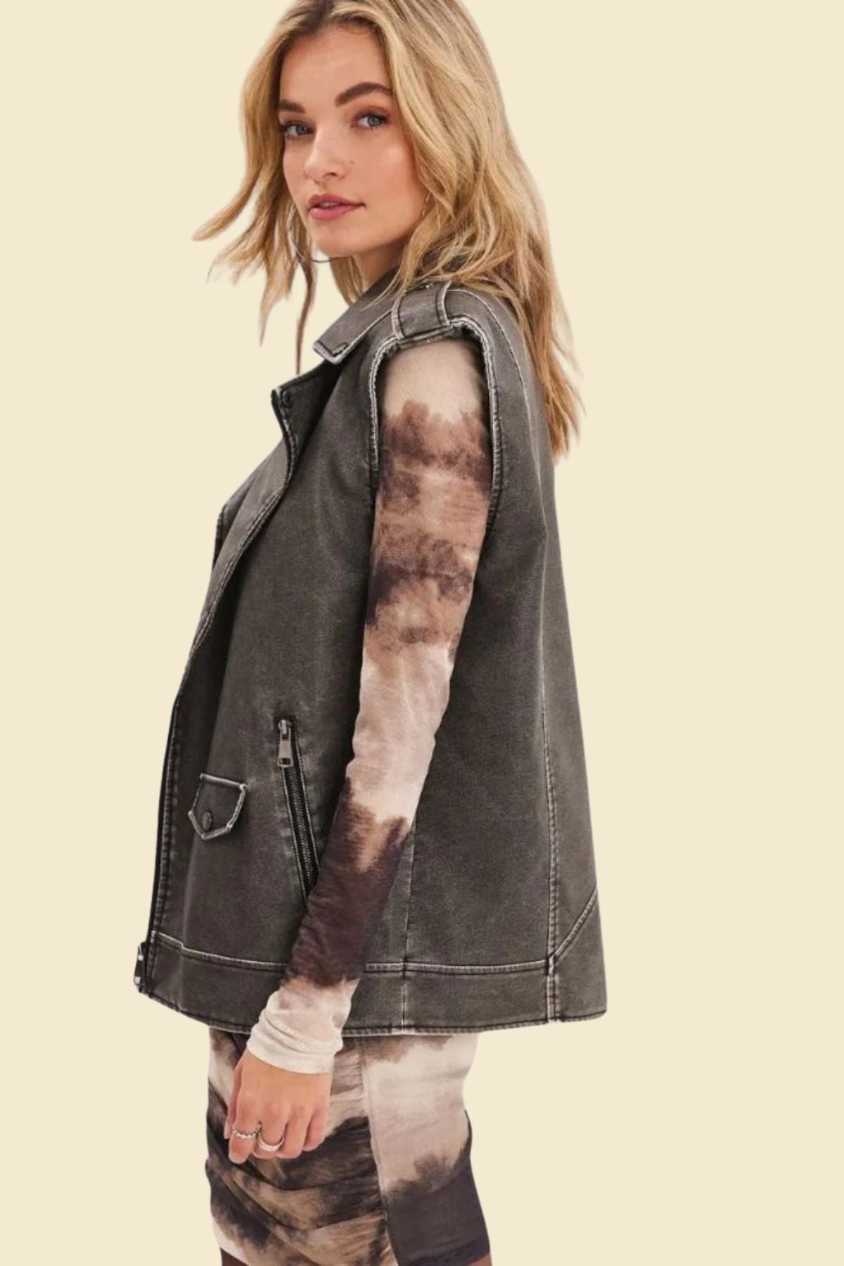 Motorcycle club style vest in gray cowhide leather for women